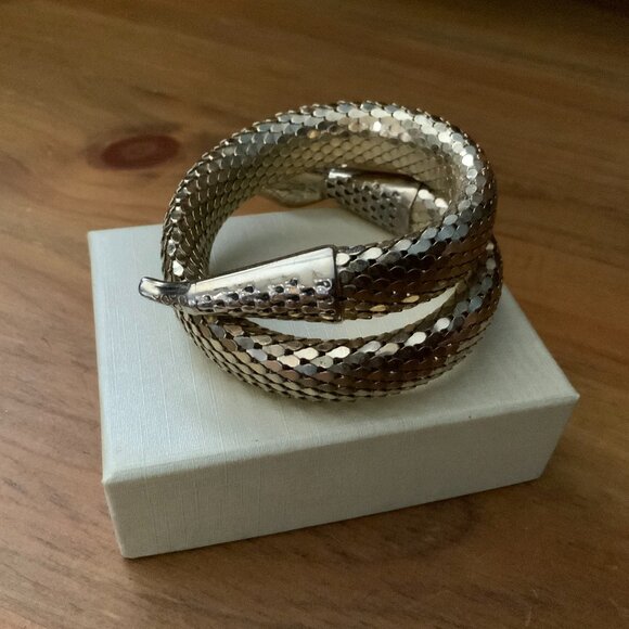 VINTAGE WHITING & DAVIS GOLD SNAKE MESH BRACELET - Picture 2 of 8